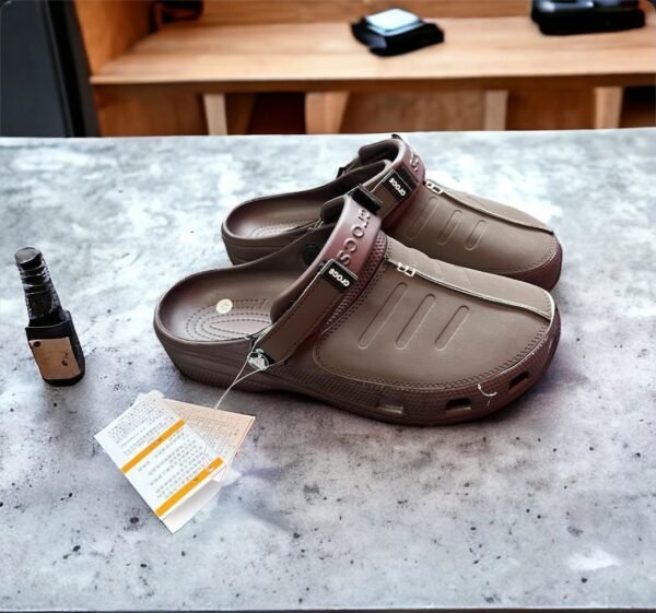 CROCS YUKOON FOR MEN'S  ( BROWN )