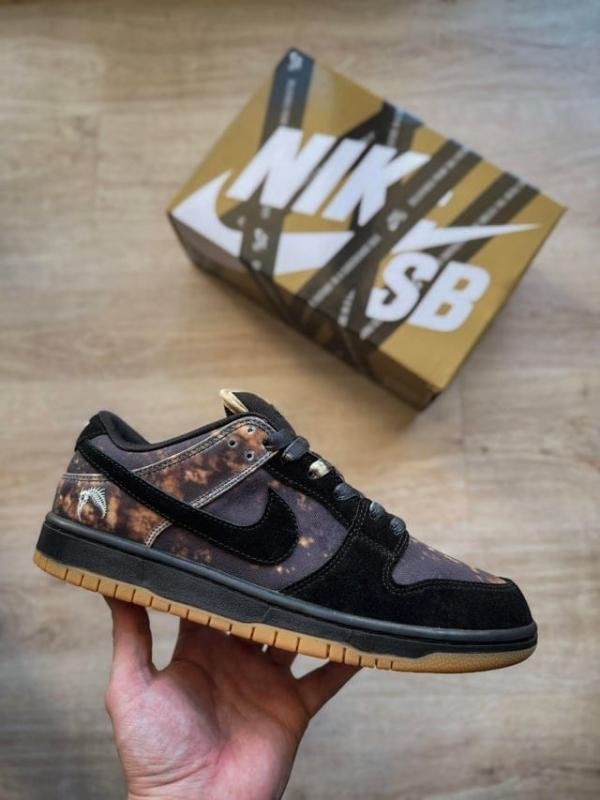Nik ee sb dunk Low pushead